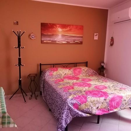 Room Holiday "Al Centro Storico" Палермо Экстерьер фото